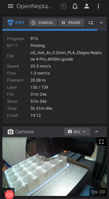 Screenshot of an openneptune interface for 3D printing. It shows an approx. 7h print for opengrid tiles. The camera picture shows 4 tiles stacked on each on the printbed.