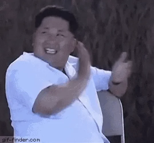 Kim Jong-un klatscht